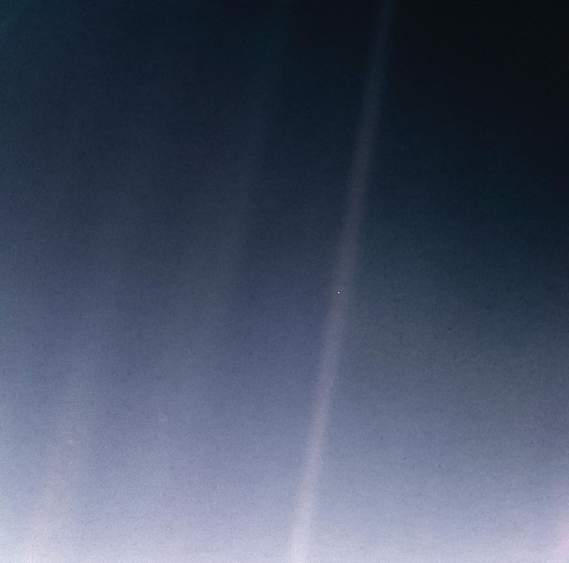 A Pale Blue Dot - Carl Sagan